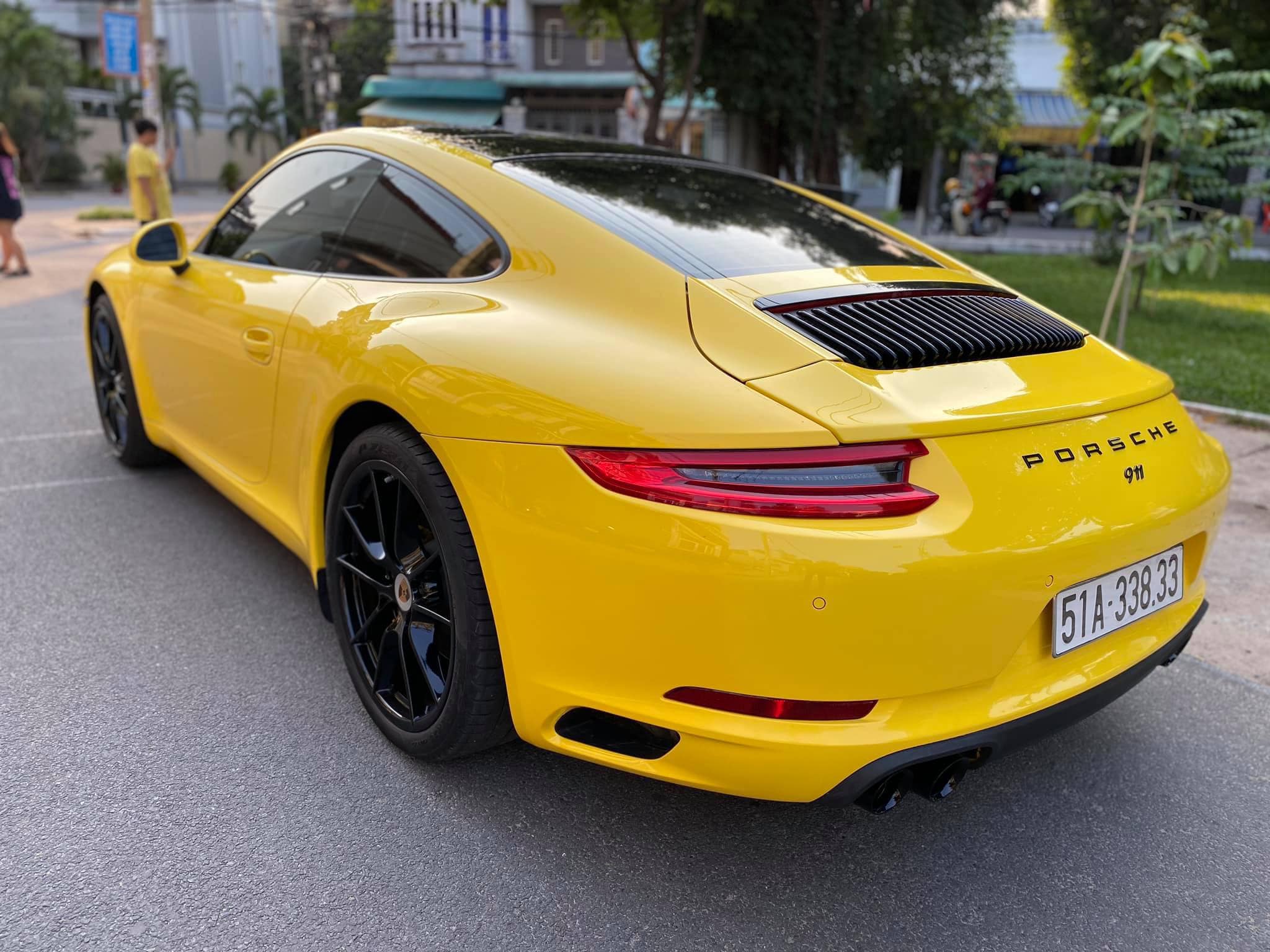 Porsche 911 Carrera 4 lăn bánh 30 năm tại Việt Nam tái xuất